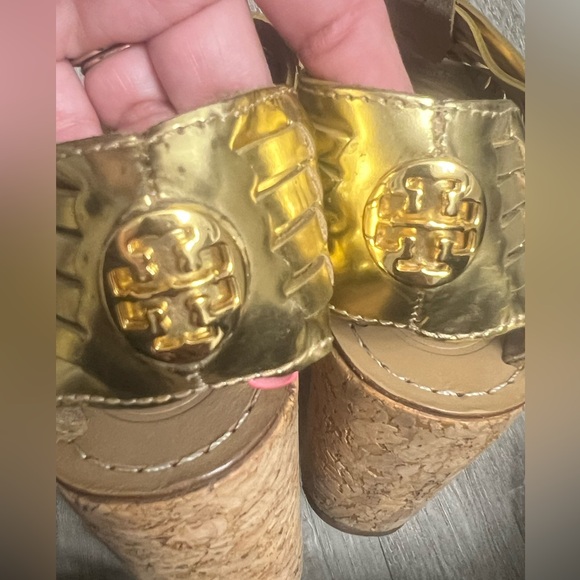 Like New Beautiful Tory Burch Gold Metallic Woven Leather Espadrilles Size 7.5 - Picture 8 of 9